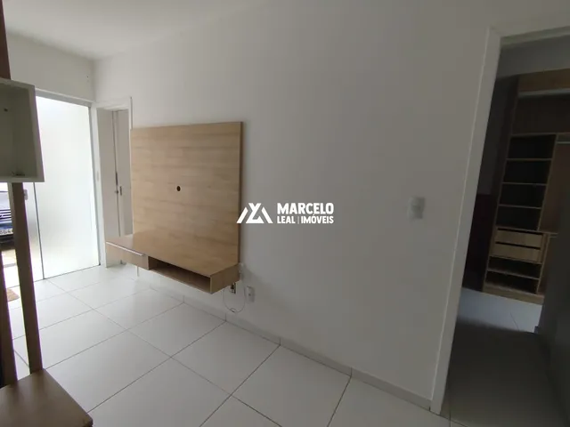 Imagem 8: Apartamento 2/4 com Suíte, semi mobiliado com Quintal e Planejados no Condomínio