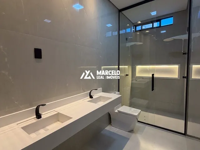 Imagem 16: Vendo casa Alto Padrão nova com 4/4 sendo 3 suítes com closet em Localização Pri