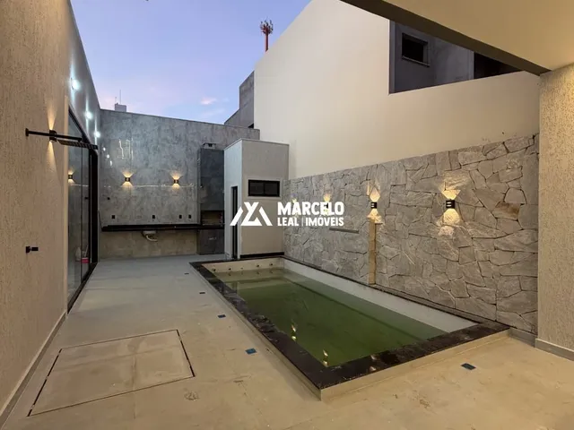 Imagem 14: Vendo casa Alto Padrão nova com 4/4 sendo 3 suítes com closet em Localização Pri