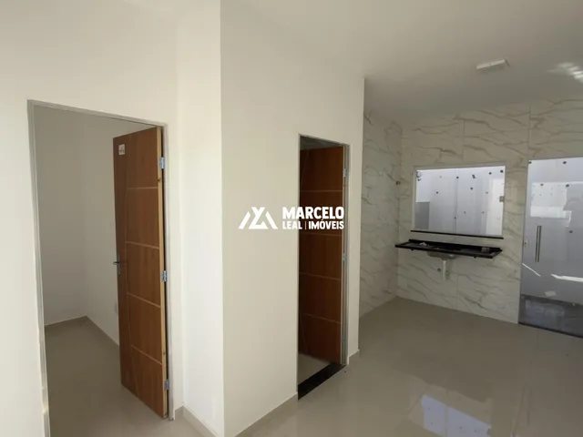 Imagem 10: Alugo casa nova (1º locação) de 2/4 com garagem em rua asfaltada no Bairro Conve