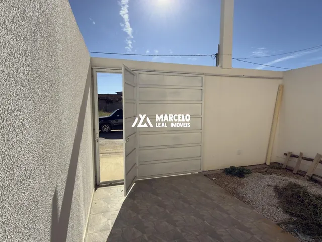 Imagem 12: Alugo casa nova (1º locação) de 2/4 com garagem em rua asfaltada no Bairro Conve