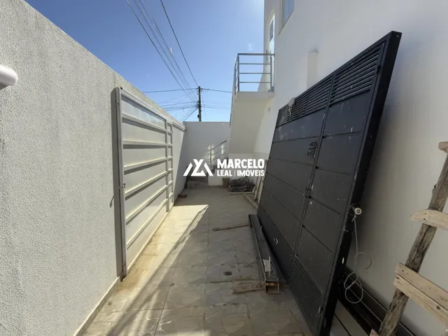Imagem 13: Alugo casa nova (1º locação) no 1º andar com 2/4 e garagem em rua asfaltada no