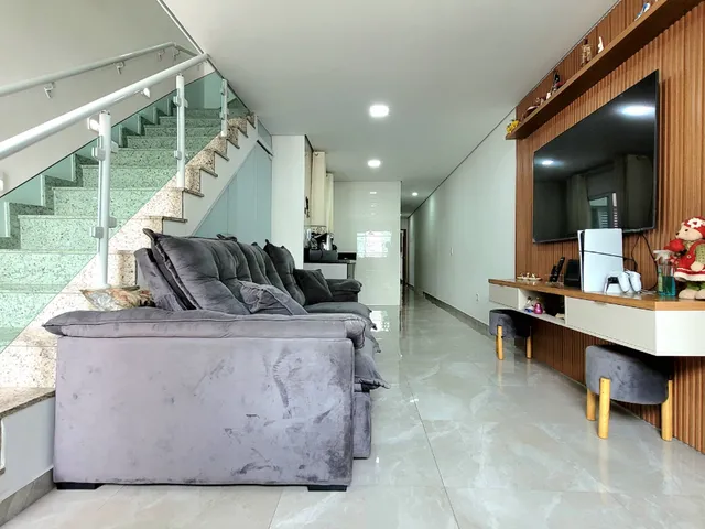 Imagem 3: Sobrado para venda em Vila Camilópolis com 4 quartos, sendo 2 suítes, 128m²