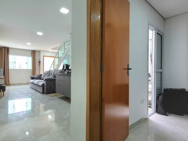 Imagem 4: Sobrado para venda em Vila Camilópolis com 4 quartos, sendo 2 suítes, 128m²