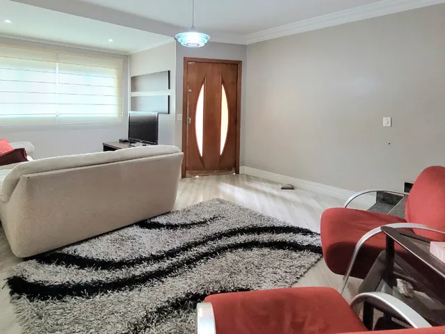 Imagem: A casa possui 3 Dormitórios, 3 Suítes, 4 Banheiros,