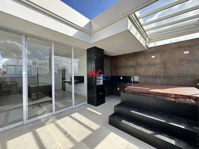 Imagem: A casa possui 3 Dormitórios, 1 Suíte, 2 Banheiros, 3