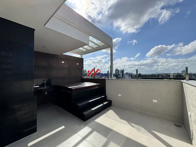 Imagem 2: Cobertura com três quartos, suíte e três vagas de garagem no bairro Itapoã - Belo