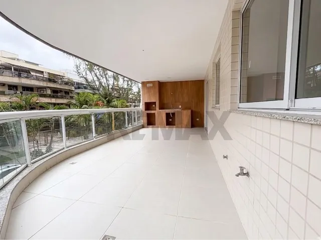 Imagem: O apartamento possui 3 Dormitórios, 1 Suíte, 3 Banheiros,