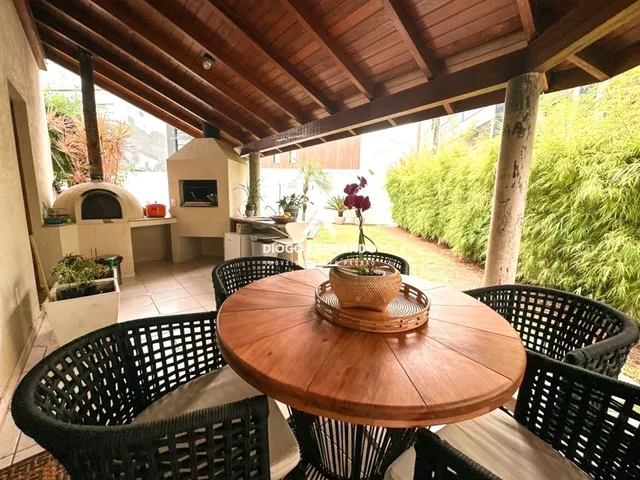 Imagem 4: Casa À Venda no Novo Campeche com Piscina e 3 Dormitórios