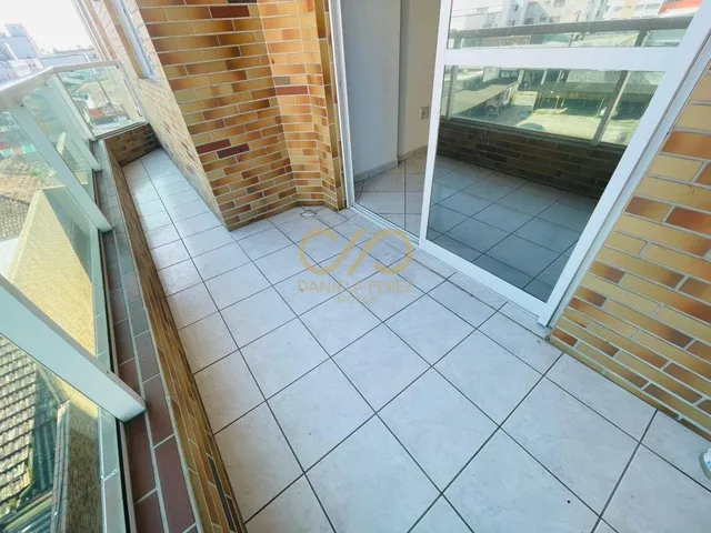 Imagem: O apartamento possui 2 Dormitórios, 1 Suíte, 2 Banheiros,