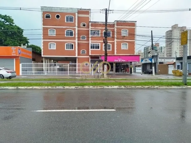 Imagem: O apartamento possui 2 Dormitórios, 1 Suíte, 1 Banheiro,