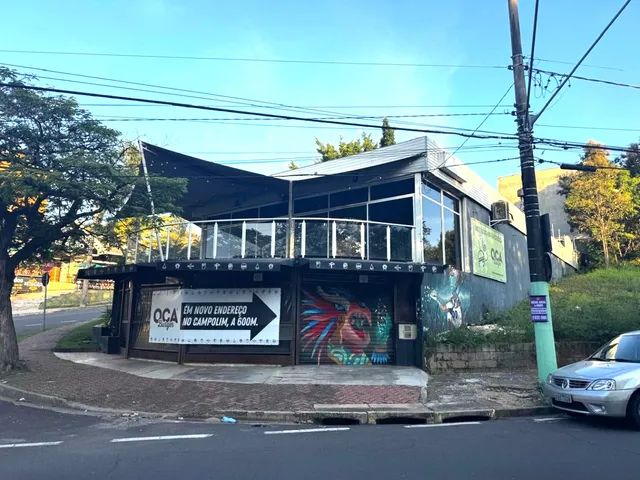 Imagem: A loja possui 2 Banheiros, 7 Vagas na garagem, 546m² de