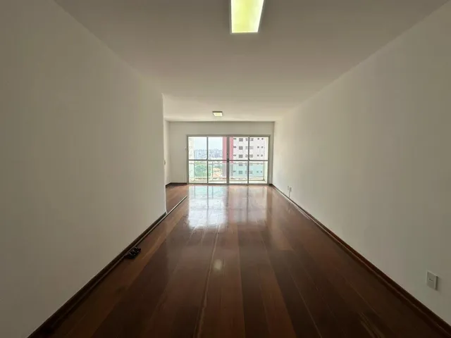 Imagem: O apartamento possui 3 Dormitórios, 1 Suíte, 3 Banheiros,