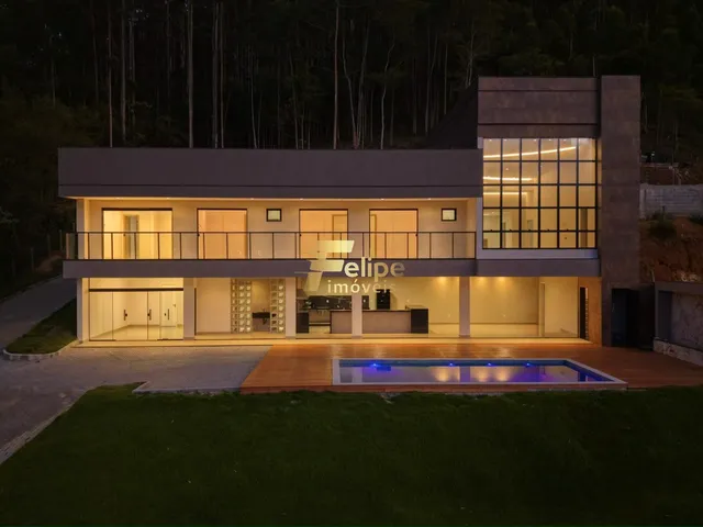 Imagem: LUXUOSA CASA COM 04 QUARTOS, SENDO 02 SUÍTES