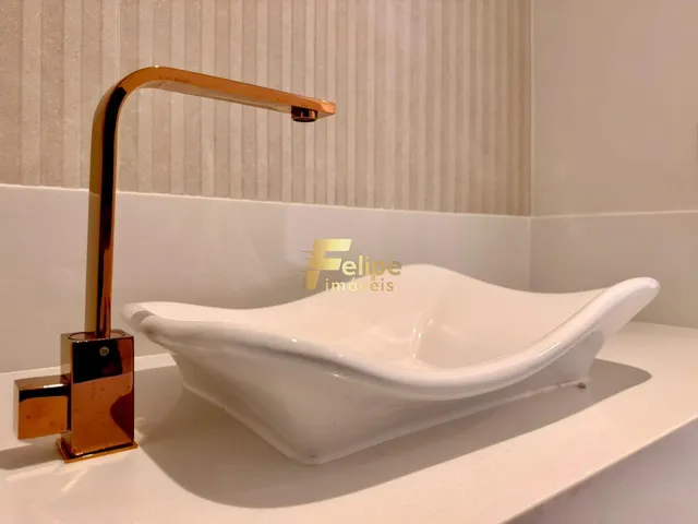 Imagem 2: LUXUOSA CASA COM 04 QUARTOS, SENDO 02 SUÍTES, PICINA COM PRAINHA, À VENDA EM BUENOS