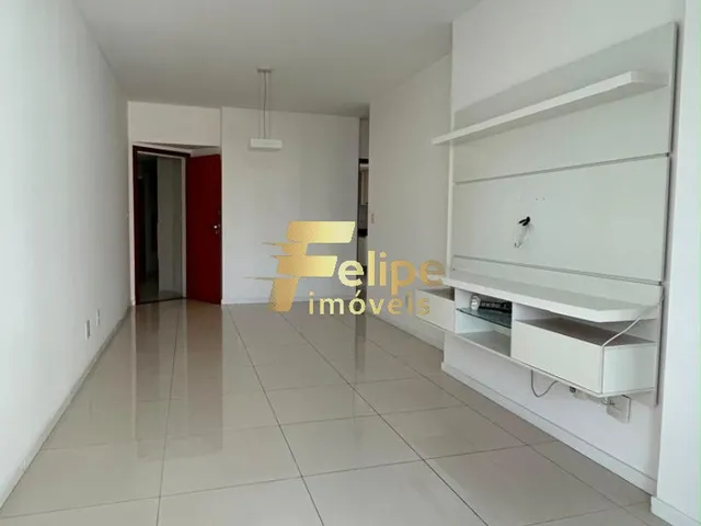 Imagem 6: LINDO APARTAMENTO DE 02 QUARTOS, SENDO 01 SUÍTE, NA QUADRA DO MAR, PEQUENA VISTA PARA O