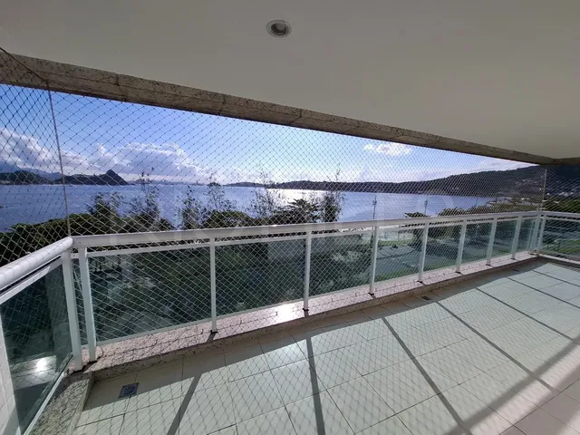Imagem: O apartamento possui 3 Dormitórios, 1 Suíte, 4 Banheiros,