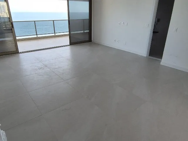 Imagem 4: APTO NA BARRA COM 4 SUÍTES, VARANDA GOURMET, ANDAR ALTO E EXCELENTE ÁREA DE LAZER!