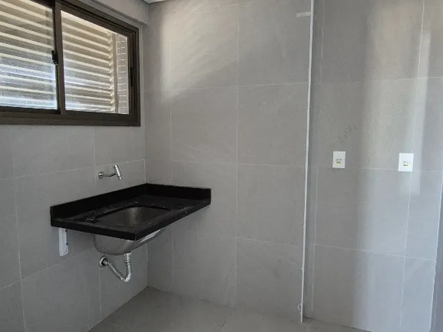 Imagem 10: APTO NA BARRA COM 4 SUÍTES, VARANDA GOURMET, ANDAR ALTO E EXCELENTE ÁREA DE LAZER!