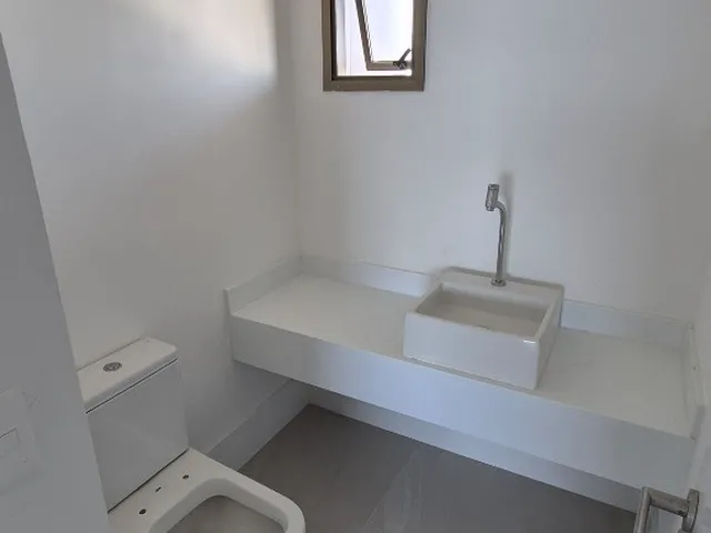 Imagem 9: APTO NA BARRA COM 4 SUÍTES, VARANDA GOURMET, ANDAR ALTO E EXCELENTE ÁREA DE LAZER!
