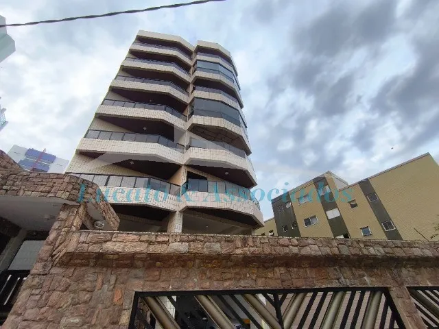 Imagem: O apartamento possui 3 Dormitórios, 1 Suíte, 2 Banheiros,