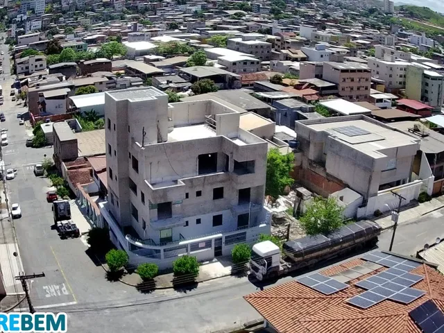 Imagem: O apartamento possui 2 Dormitórios, 1 Suíte, 1 Banheiro e