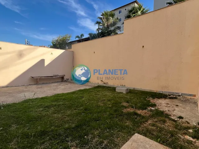 Imagem: O apartamento possui 2 Dormitórios, 1 Banheiro, 1 Vaga na