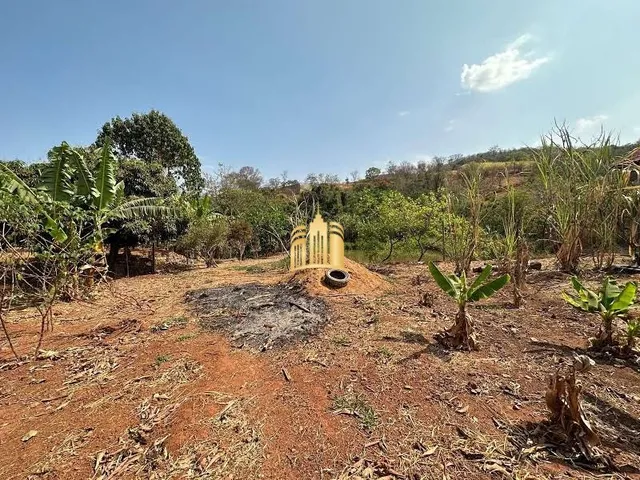 Imagem 8: Venda de Lindo Sítio com Casa e Lago em Esmeraldas - R$250.000,00