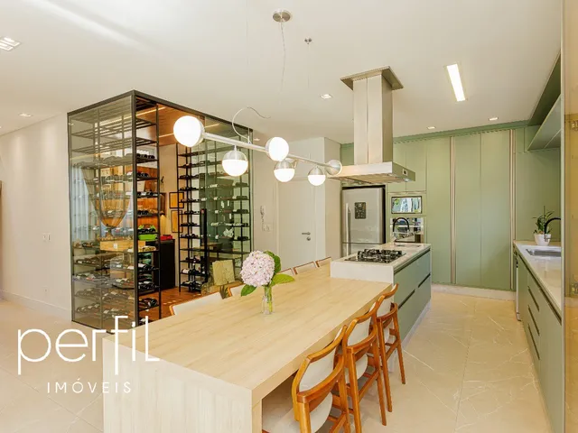 Imagem 7: Casa porteira fechada com 3 suítes e 3 vagas de garagem cobertas em condomínio fechado
