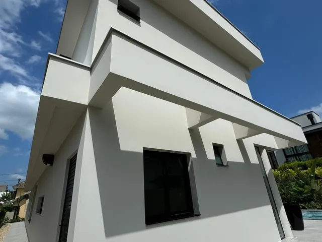 Imagem 8: Sobrado a venda em condomínio fechado com 4 suítes e piscina no bairro Pirabeiraba