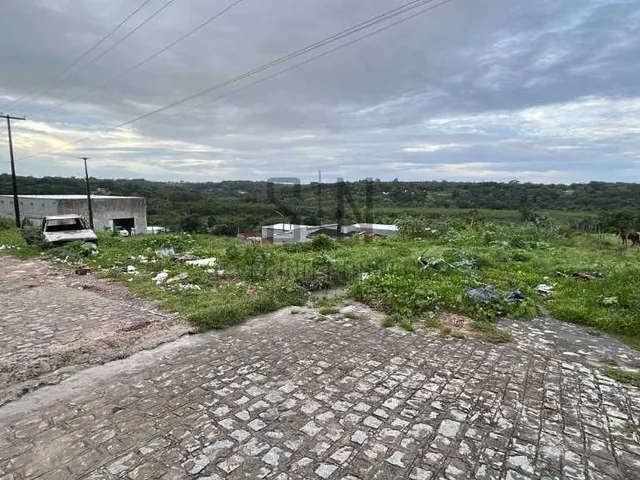 Imagem: O terreno possui 400m² de Área e está localizado em