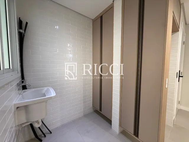 Imagem 10: Apartamento à venda na Ponta da Praia, Santos-SP: 2 quartos, 2 suítes, 1 sala, 3