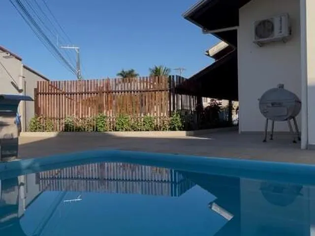 Imagem 15: Sobrado Encantador no Bairro Amizade, com Piscina e Área de Festas