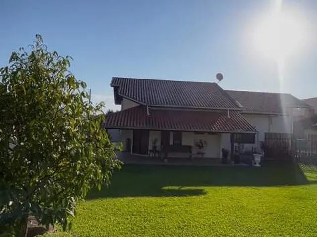 Imagem 9: Sobrado Encantador no Bairro Amizade, com Piscina e Área de Festas