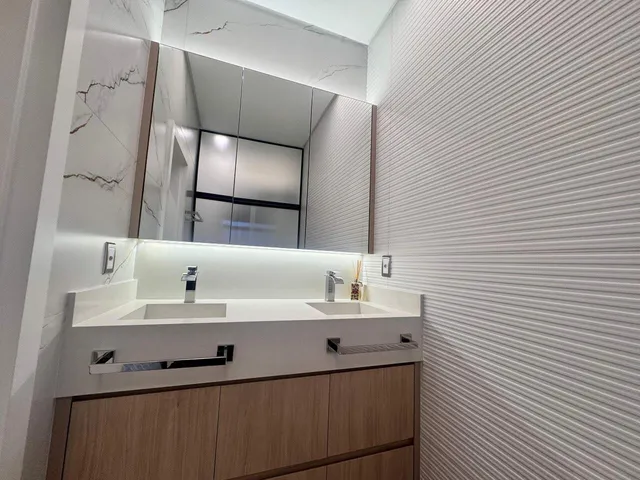 Imagem 11: Casa Residencial com 3 Suítes em Rau • 280m² • Mobiliada