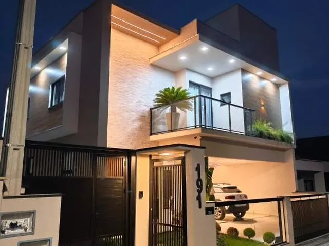 Imagem 12: Casa Residencial com 3 Suítes em Rau • 280m² • Mobiliada