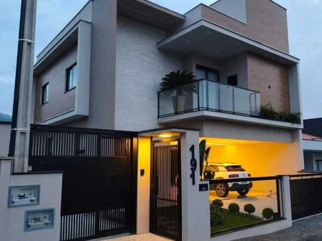 Imagem 6: Casa Residencial com 3 Suítes em Rau • 280m² • Mobiliada