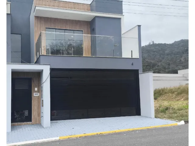 Imagem: Sobrado Alto Padrão, 3 Quartos, sendo 1