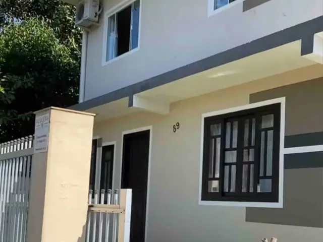 Imagem: A casa possui 5 Dormitórios, 3 Banheiros, 3 Vagas na