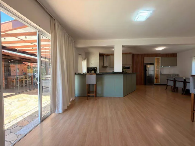 Imagem 4: Casa com 04 quartos e área de festas, bairro bracinho, Schoereder