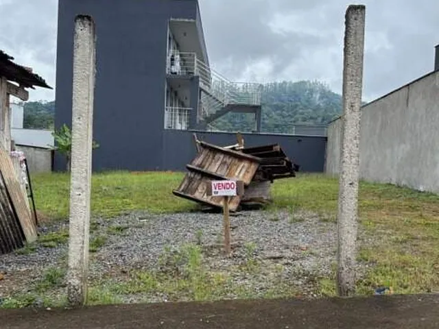 Imagem: O terreno possui 350m² de Área e está localizado em