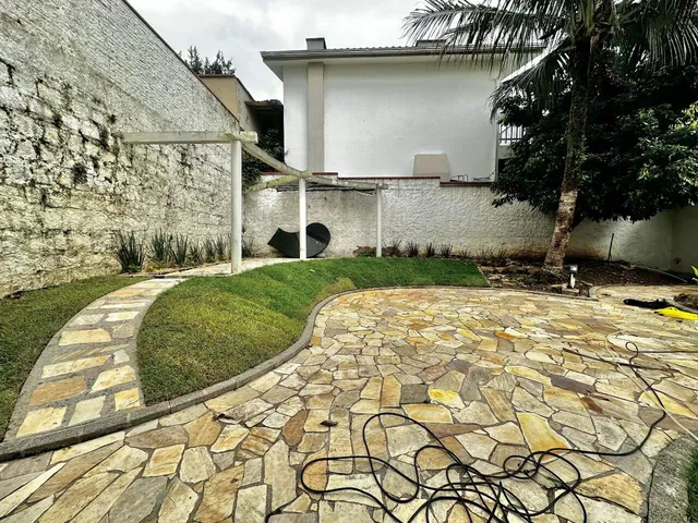 Imagem 2: Casa à venda em Vila Nova, Jaraguá do Sul – 3 quartos, 2 suítes, 2 vagas, frente