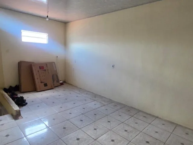 Imagem 5: Oportunidade na Cabanagem: Casa Espaçosa com Quintal e Rua Asfaltada