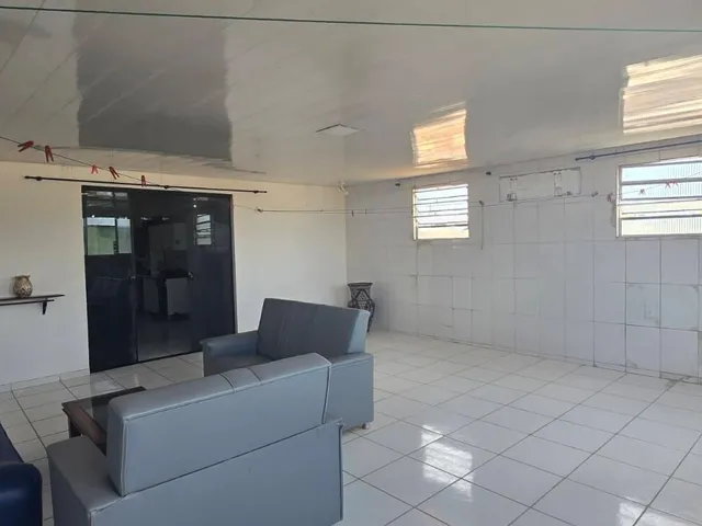 Imagem 3: Casa Triplex 500m² no Marco – 4 Quartos, 1 Suíte e Excelente Localização