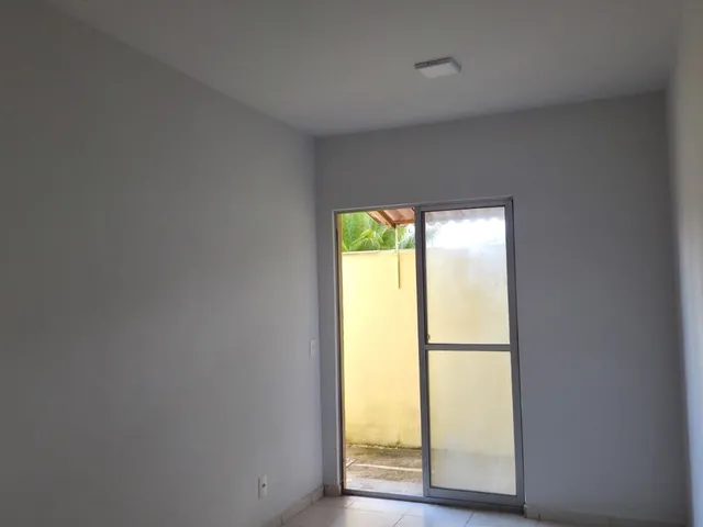 Imagem 6: More com Conforto e Segurança: 2 Quartos, Quintal e Condomínio Incluso
