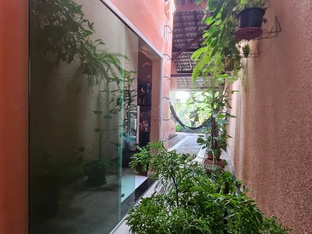 Imagem 14: Casa no Cypress Garden com Piscina, Lago e Área Verde