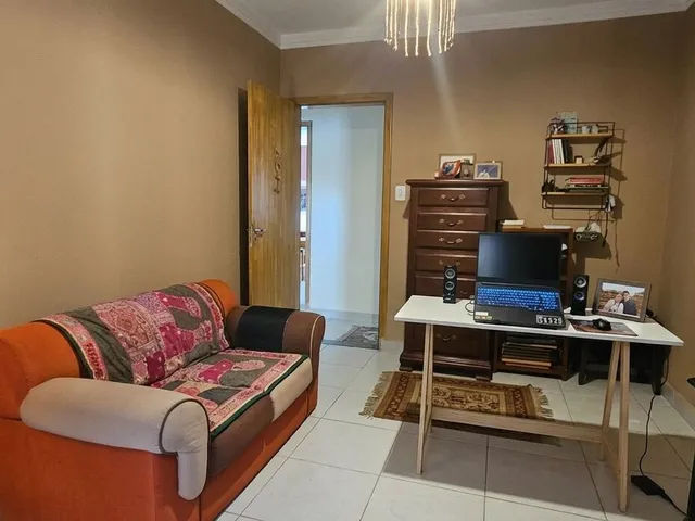 Imagem 6: Casa no Cypress Garden com Piscina, Lago e Área Verde