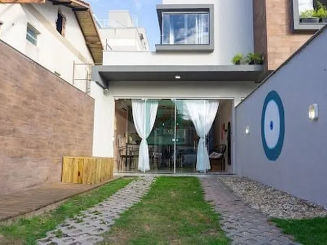 Imagem: Sobrado Triplex a 400m da Praia de Mariscal