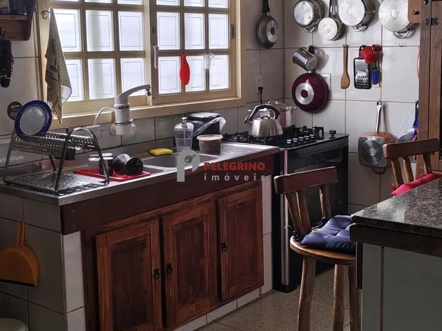 Imagem 10: Pelegrino Imóveis vende casa com piscina no Pontal perto da lagoa