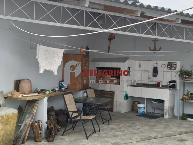 Imagem 15: Pelegrino Imóveis vende casa com piscina no Pontal perto da lagoa